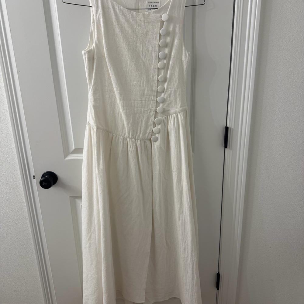 Sabo White Sleeveless Midi Dress with Side Button Detail